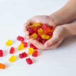 Comparing the Effectiveness of Edible HHC Gummies to Traditional Wellness Supplements